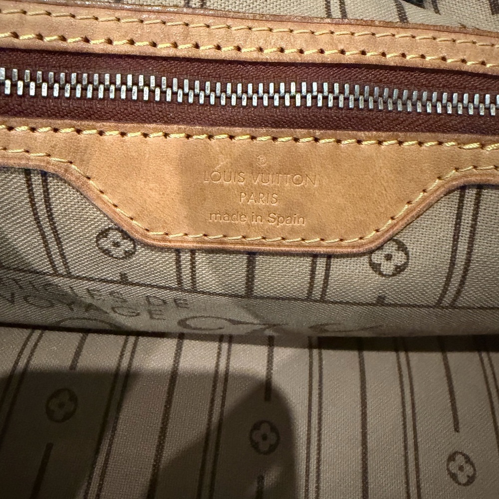 Louis Vuitton Monogram Canvas Neverfull MM - Picture 10 of 13
